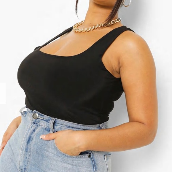 stephkkelly's tweet photo. So good I had to share! Check out all the items I'm loving on @Poshmarkapp #poshmark #fashion #style #shopmycloset #fridamom #blossomboutique #boohooplus: https://t.co/imPCgETauL https://t.co/EMFRfXzVEc