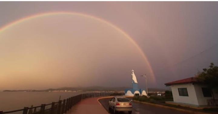 Mochima's tweet photo. Arcoiris visto desde el Morro!

Mas temprano

#Lecheria ZandraMarin https://t.co/UlTcu1sfCb