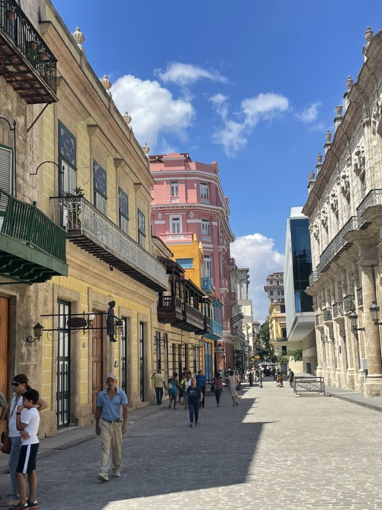 Rocks1Off's tweet photo. #Havana https://t.co/sP4Y5sIwT2