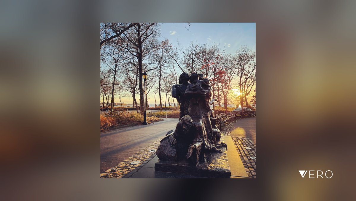 CALIEAST2000's tweet photo. #Statue #Outdoors #HumanRepresentation #Monument https://t.co/nmKTswkEVn https://t.co/d84rcFiTMi