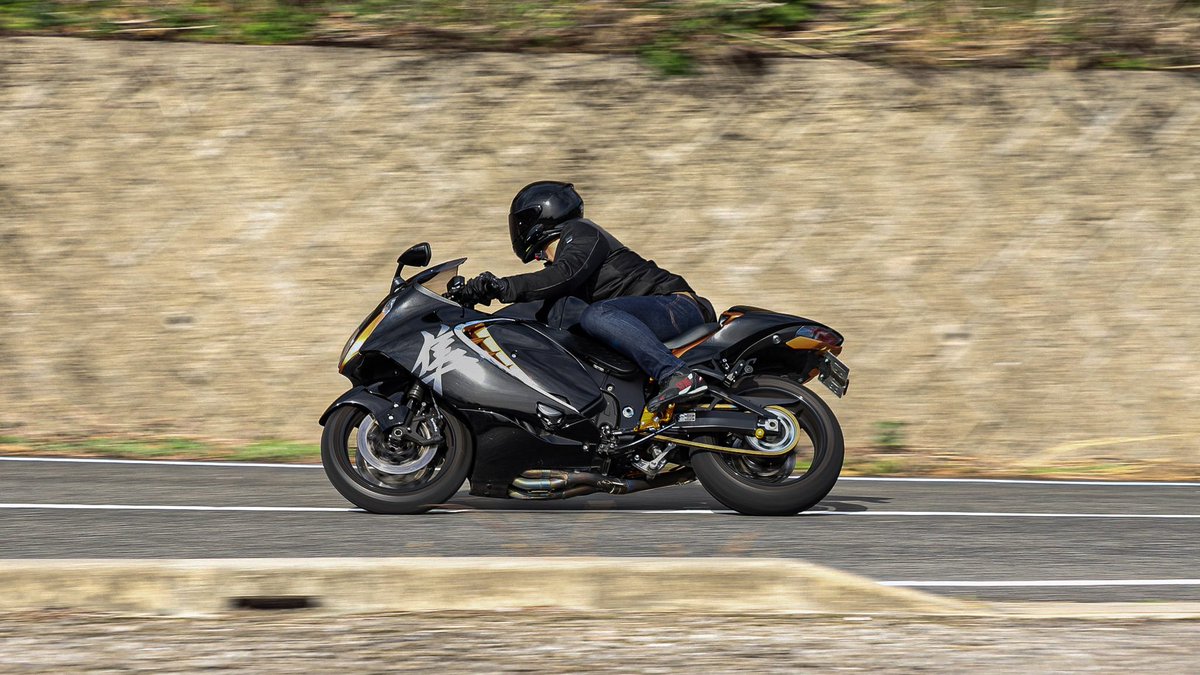 issy_rider's tweet photo. 名前:いっしー
車種:隼・CBR600RR・GROM

なんか1年のあいだにバイク増えたしサーキットにも行くようになりました💸💸💸

よろしくお願いします

 #バイク乗りとして軽く自己紹介
 #隼乗りと繋がりたい 
#ロクダボ乗りと繋がりたい
#グロム乗りと繋がりたい
#バイク乗りと繋がりたい https://t.co/A7y5xm6aI2