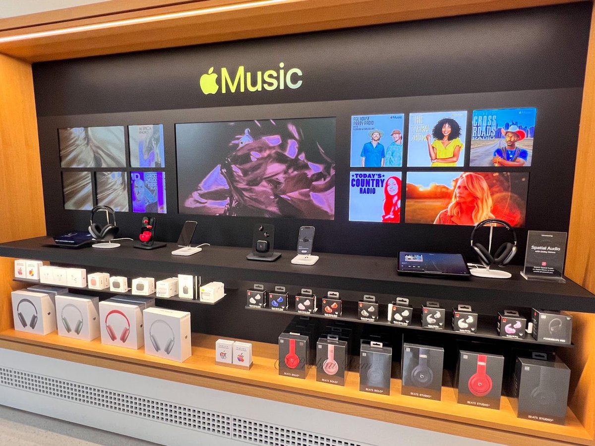 prabhu_ram's tweet photo. Since itβs Apple season, here is the best Apple store ever that I have visited - the Apple Store Carnegie Library!
#AppleEvent #AppleCarnegieLibrary https://t.co/DKzBTHEpoo
