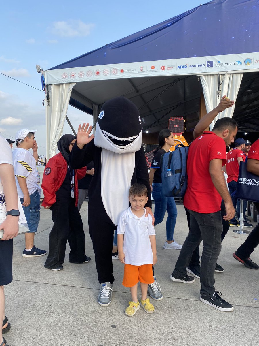 Kimsin seeen!?     
<a href="/erkanshow/">Erkan Dinç</a>