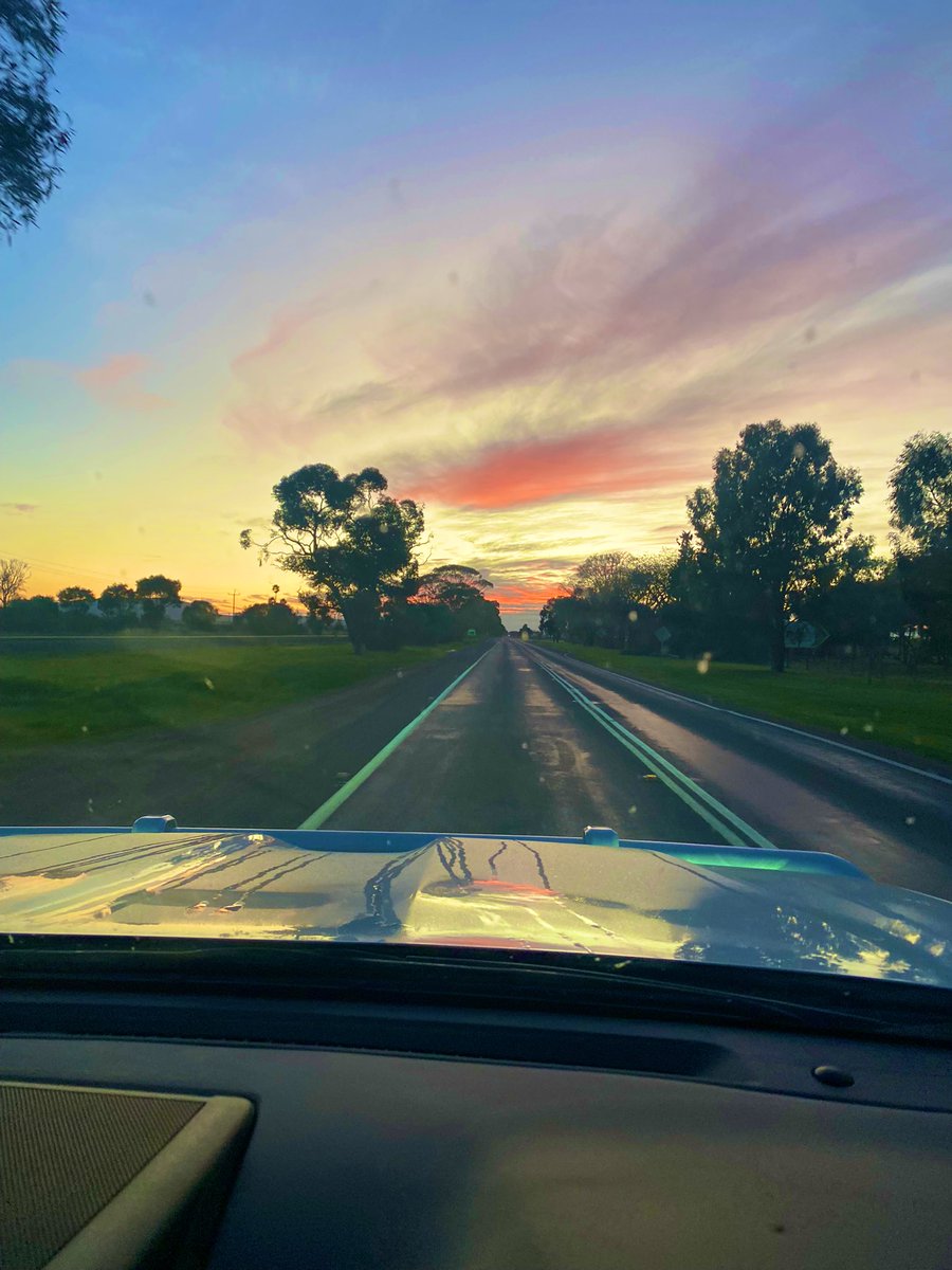 An early start from Griffith to head off to Canberra for the <a href="/AgriFuturesAU/">AgriFutures Australia</a> Rural Women’s Award. So looking forward to this evening!