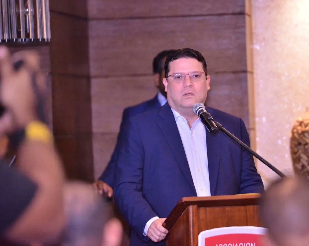 pesqueiradiego's tweet image. En sólo 9 días y con la dirección de      @SanzLovaton en el Comité Organizador se empezará a escribir una nueva historia en el @tbsdistrito que organiza la @AbadinaOficial con el respaldo de la @FedombalRD.