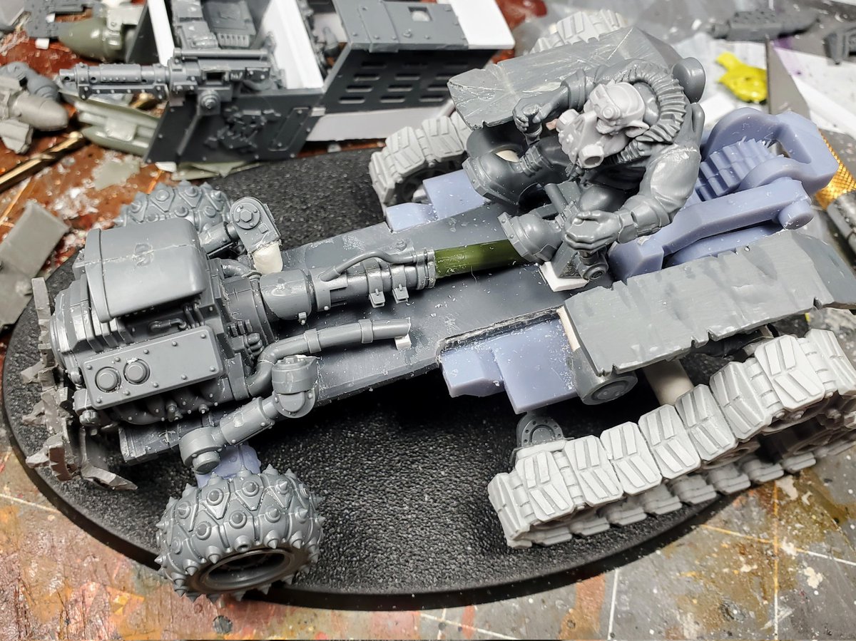 #scraptember continues for #hobbystreak days 225 and 226; added some mechanical guts and finished the driver