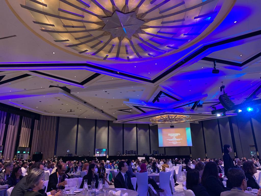 IwonaPiorkoEU's tweet photo. President Halimah Yacob opening #ICCS2022 stressing role of young leaders for building cohesive societies. 
Timely conference in 🇸🇬 reflecting on similar challenges as those at core of #europeanyearofyouth
Over 140 young leaders attending ➡️ https://t.co/Ouek4yiHkk
#ICCSSG https://t.co/22dSWfEFe8