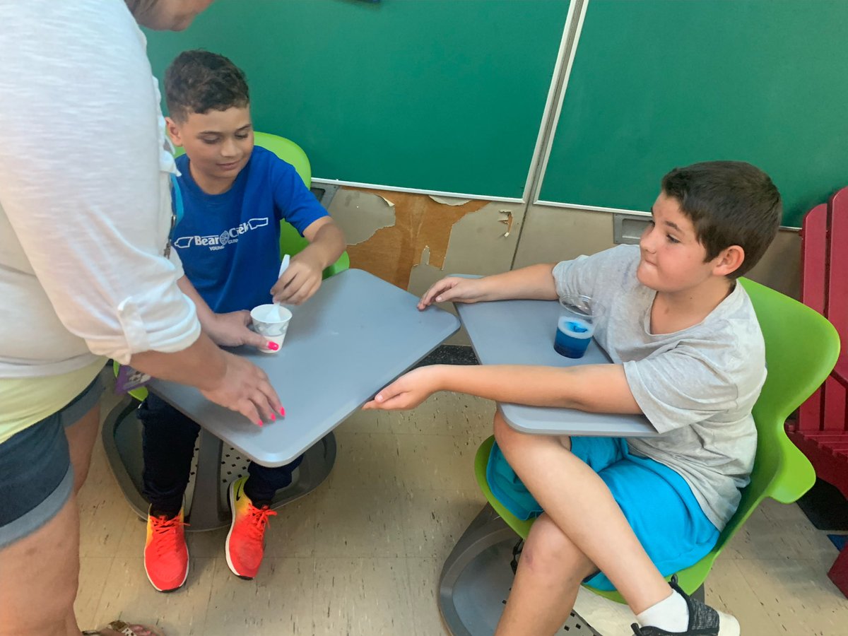 Ms. Oakey tweet media