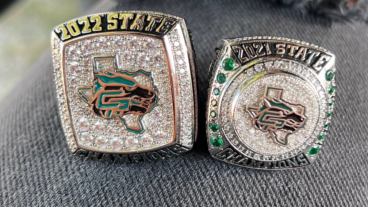 ImErinHartigan's tweet photo. PLUS — @CTSteckel’s feature on @SCSharkFootball’s Brad & Duke Butler making one final father/son run together … AND #WhatCaughtMyEye this week — Hint: might have to do with what we’re all playing for 💍
A @Jay_Pea_Views-produced #HSSpotlight airs tonight 10pm @BallySportsSW https://t.co/t1Veox2bZS