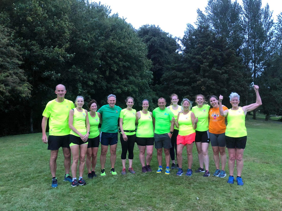 CAntrimHarriers's tweet photo. Happy Harriers at start of the @CAntrimHarriers Grass Sessions! Great turn out! 

#goCAH #xc #CAHGrassSessions #mondaynighttraining #spikeson https://t.co/j8pL1gi52H