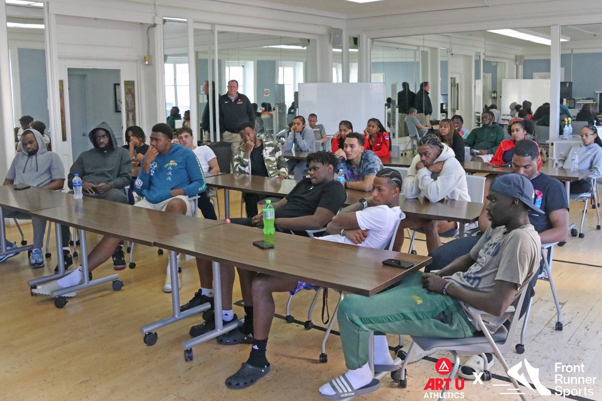 ARTU_Knights's tweet photo. This past Saturday, #ARTU Athletics &amp; Front Runner Sports hosted 6 training sessions of how to maximize student-athlete’s NIL (Name, Image, Likeness) opportunities for the #UrbanKnights this year! #BeArtistBeAthlete https://t.co/q03kWYuT5E