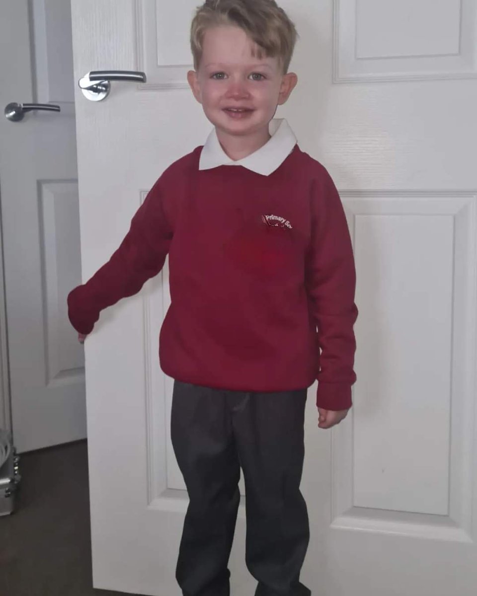 softpetal90's tweet photo. Lil man had his 1st day at school today... kids gonna be 18 and taller than me in no time #stopgrowing #timegoestoofast https://t.co/XipOd7LVME