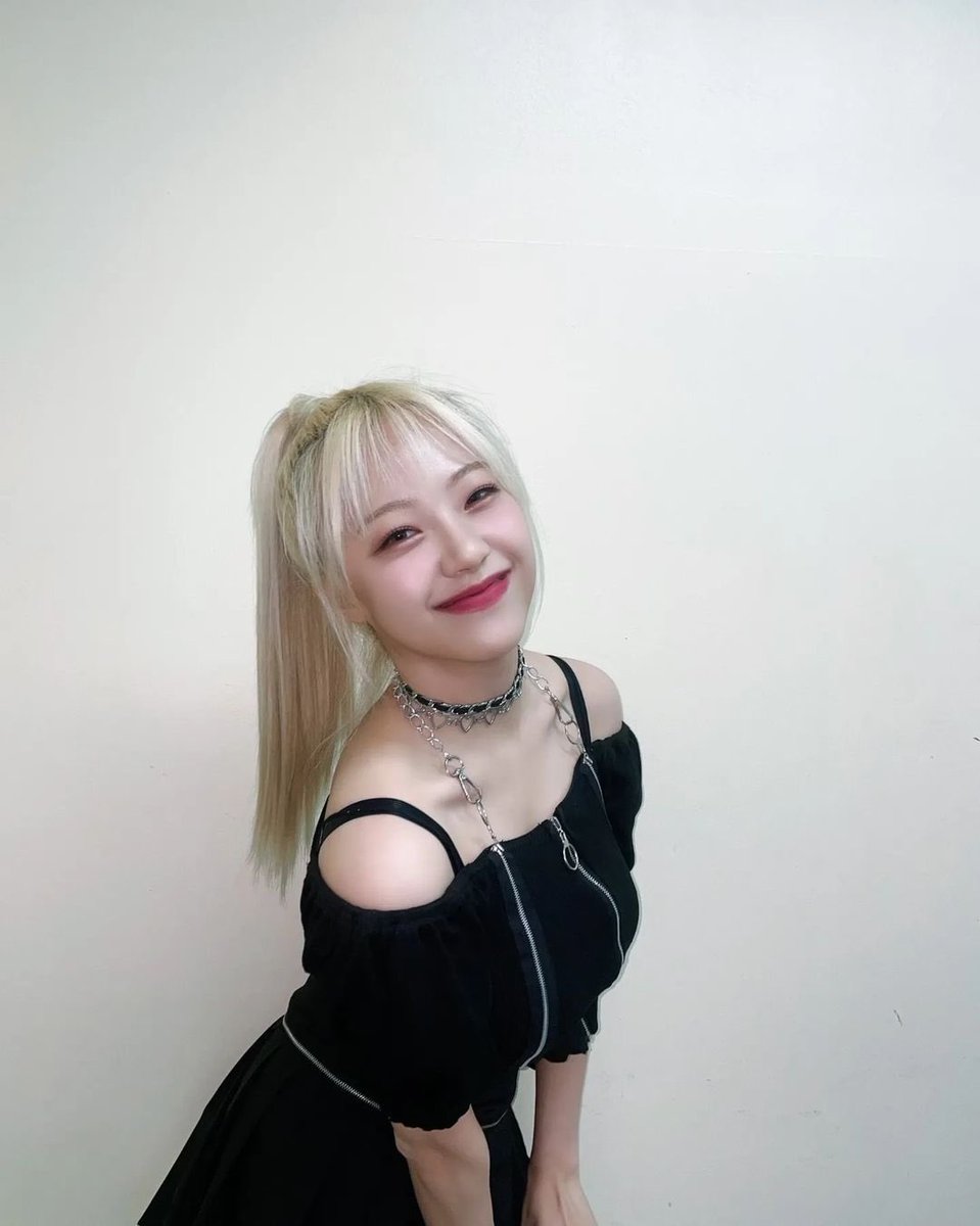 MV00SYJ's tweet photo. ⠀
﹫ 𝘆𝗲_𝘆𝗲𝗷𝗶𝗻 𝗎𝗉𝖽𝖺𝗍𝖾 𝗈𝗇 #MUGRAM. 

Pegando um sinalzinho pra postar essas fotinhos de mais cedo e dizer que tô aproveitando muito o momento com o meu amor (lê-se surtando no ouvido dele). Tô muito feliz~

📍 #MUGMFEST 
⠀ https://t.co/EfhnOlYfMI