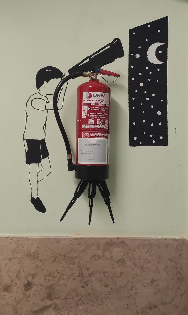 MarcosAMerinero's tweet photo. Fantástico trabajo en @cpllaranes para decorar el centro. Muy original. Enhorabuena. @spaceastur @esa_cesar_es @JorgePlaGarcia @Madrid_DSN @Eurekablog @SCTAsturias @FedeAstronomica https://t.co/7cuz6gd6NZ