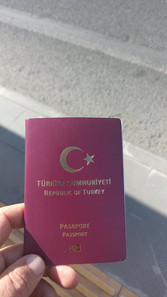 Cetooo_21's tweet photo. Pasaport hazır yolculuk başlasın o zaman 😂 https://t.co/t45V6QKb17