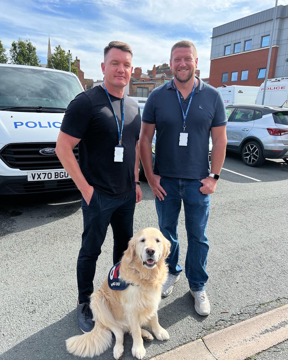 Rapha_Wellbeing's tweet photo. I always love visiting my friends at Worcester Police station, it was great to be part of the #wellbeingweek organised for the officers and staff. #ok9 @OscarKiloNine #pauseforpaws @WMerciaPolice @SuptRebeccaLove https://t.co/MiEiTyaQGZ