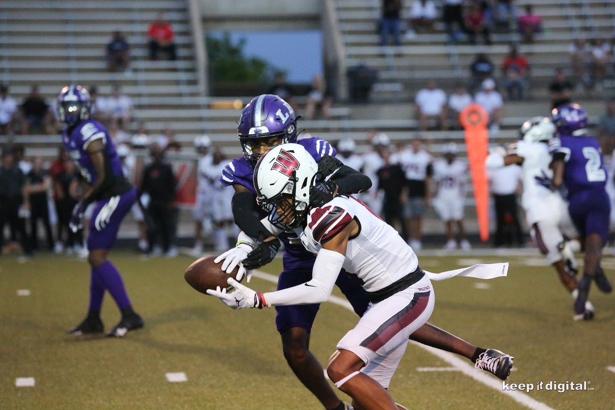 keepitdigital's tweet photo. #LBJ With the W against Weiss High School! #lbjjaguars #keepitdigital #aisd https://t.co/LHl244xWI5
