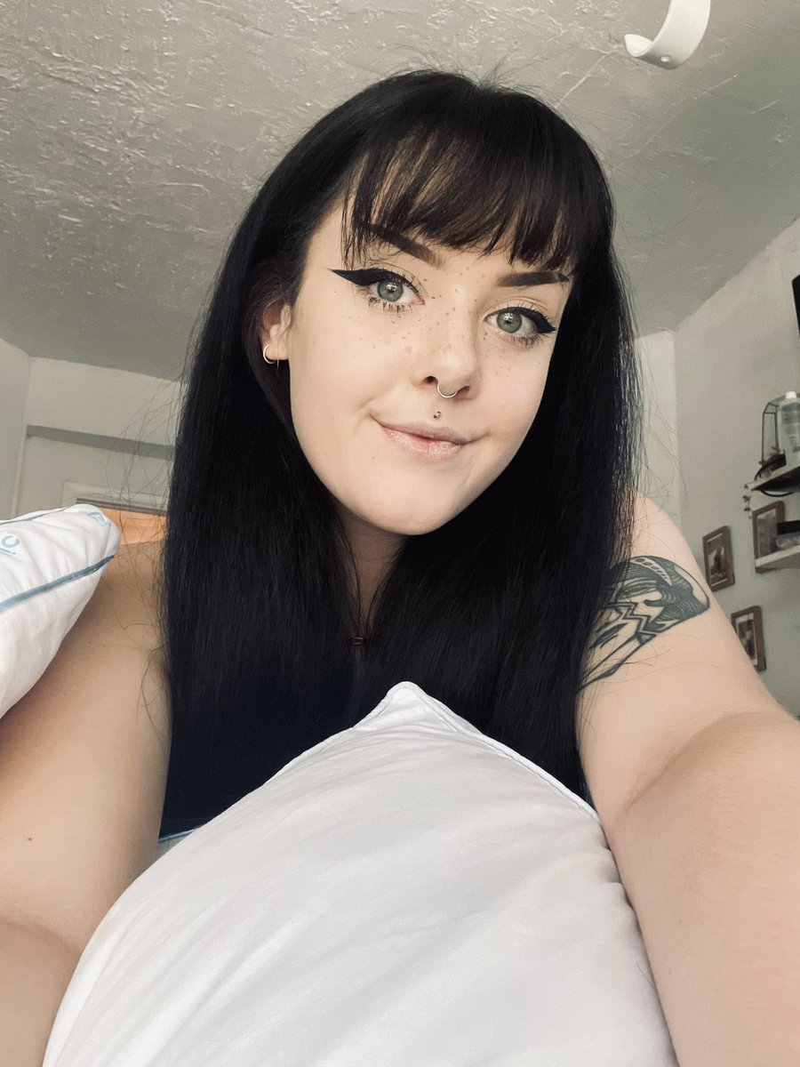 goddessavalynnn's tweet photo. A nice long week-end to relax🖤 i expect tributes all day.

findom finsub paypig humanatm whalesub https://t.co/gNI6p1INHg