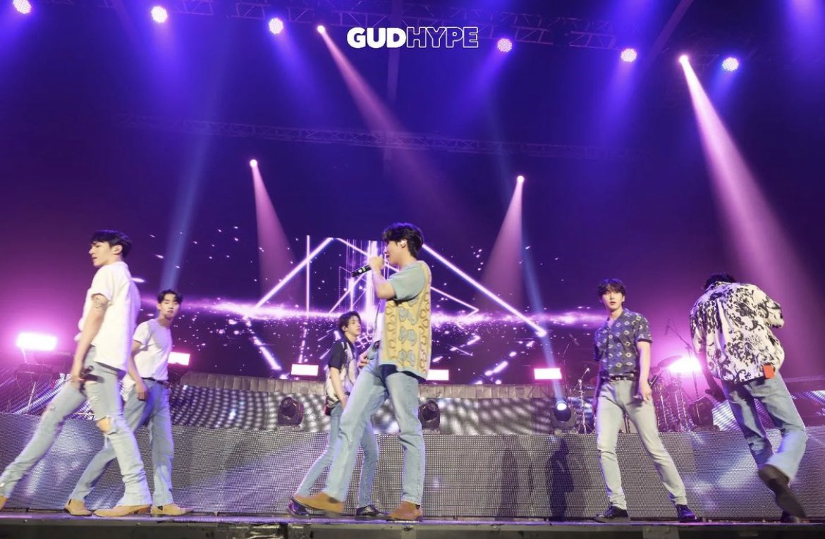 PentagonMexico's tweet photo. 2200905 📸 #PENTAGON @ #ChotaFest
#Repost I_NG @ GUDhype
Fotos de Pentagon en él Chota Fest en Jakarta
Cr. yutodaaaaaaaaaa
#PENTAGON #펜타곤 @CUBE_PTG ✨ https://t.co/LTcaHAlMAH
