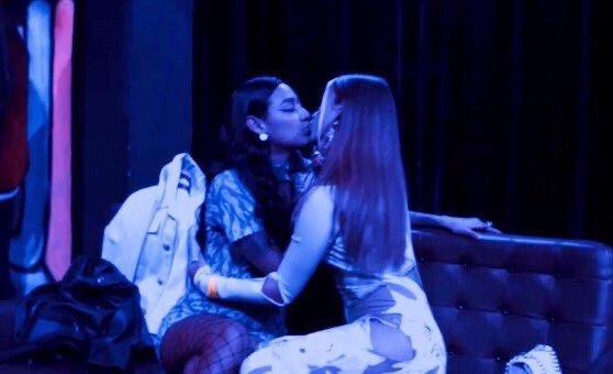 adorarebelde's tweet photo. Iam watching Rebelde2 for the next time and i cant… how much i love them two 🫣😭🤍✋🏼
@lizethselene_ @gigi_grigio
#Rebelde2 #RebeldeNetflix https://t.co/oP2na9RUGQ