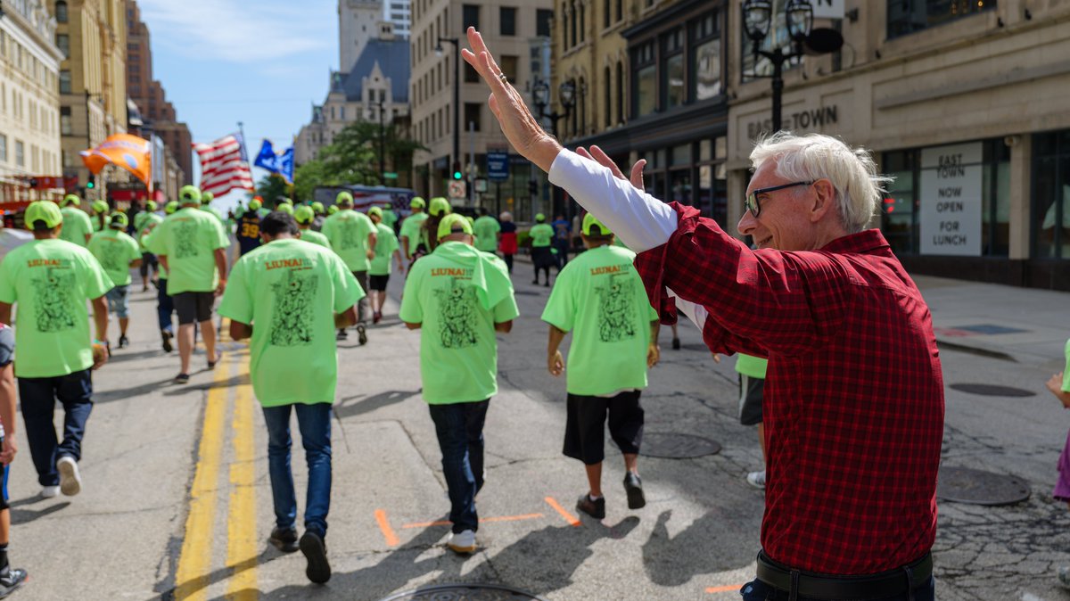 Tony4WI's tweet photo. It was an honor to walk in Milwaukee’s Annual Labor Day Parade today and celebrate the workers who make our state great #LaborFest https://t.co/9i3kuZu09T