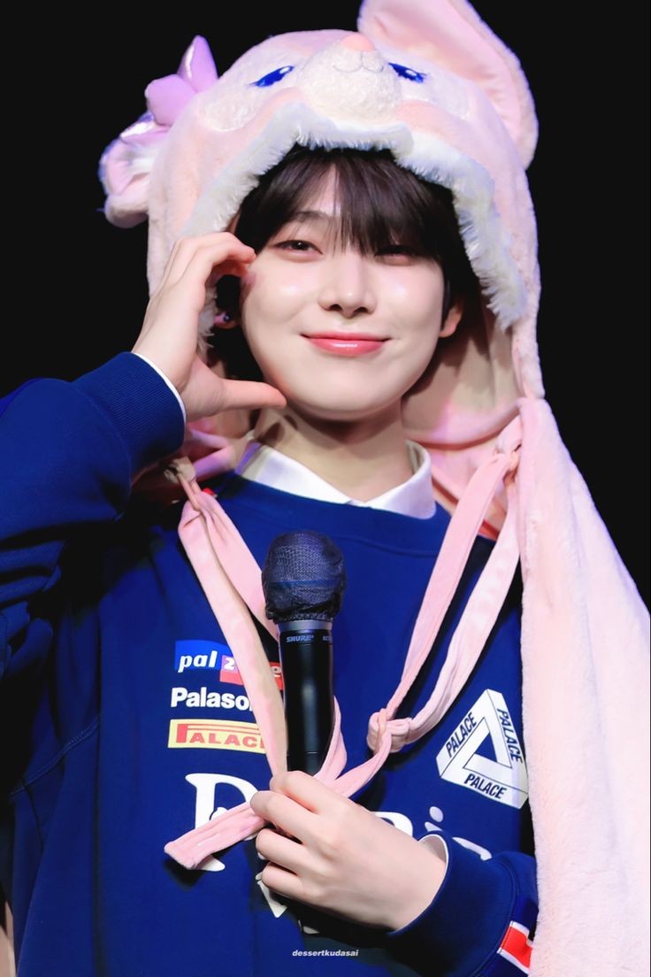 hoursunoo's tweet photo. him :O https://t.co/KangZsbvgN