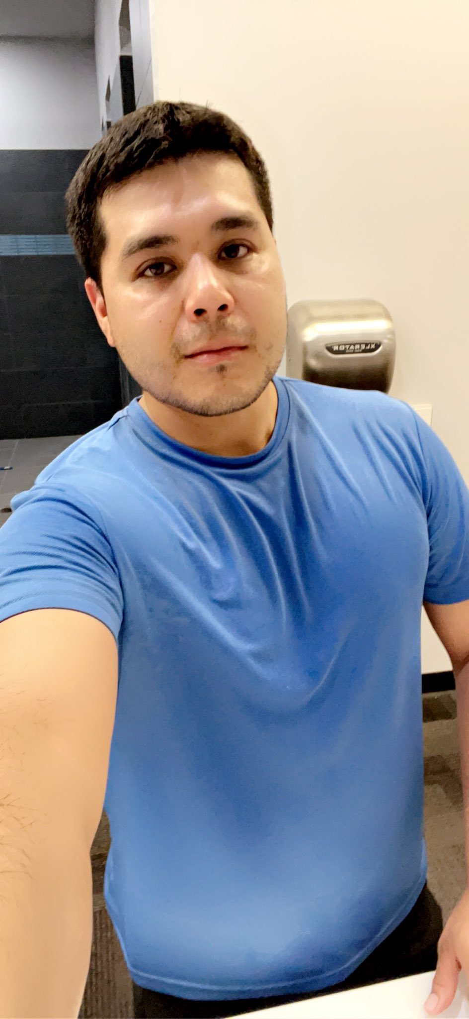 Alfredo Gonzalez (AlfredoGlz23) / Twitter