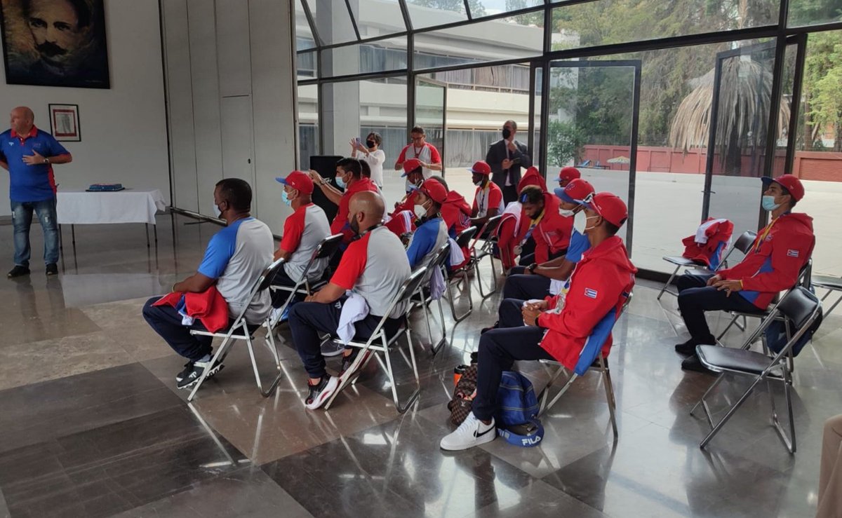 GHNordelo5's tweet photo. Ocurriendo ahora: Homenaje a los Subcampeones Mundiales de béisbol Sub-15 en nuestra embajada en la Ciudad de México. #Cuba #CDRCuba #SomosDelBarrio https://t.co/5bsRuad4Tx