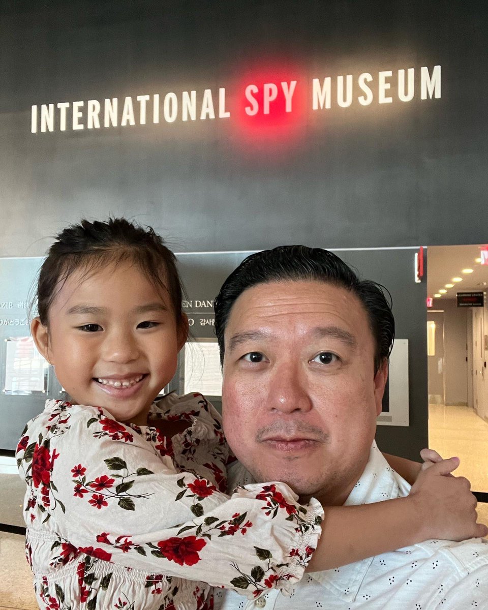 StephenVLiu's tweet photo. Squeezing in a little more summer fun @glenechopark @IntlSpyMuseum #dentzelcarousel #icecream https://t.co/H5QpbVWRb0