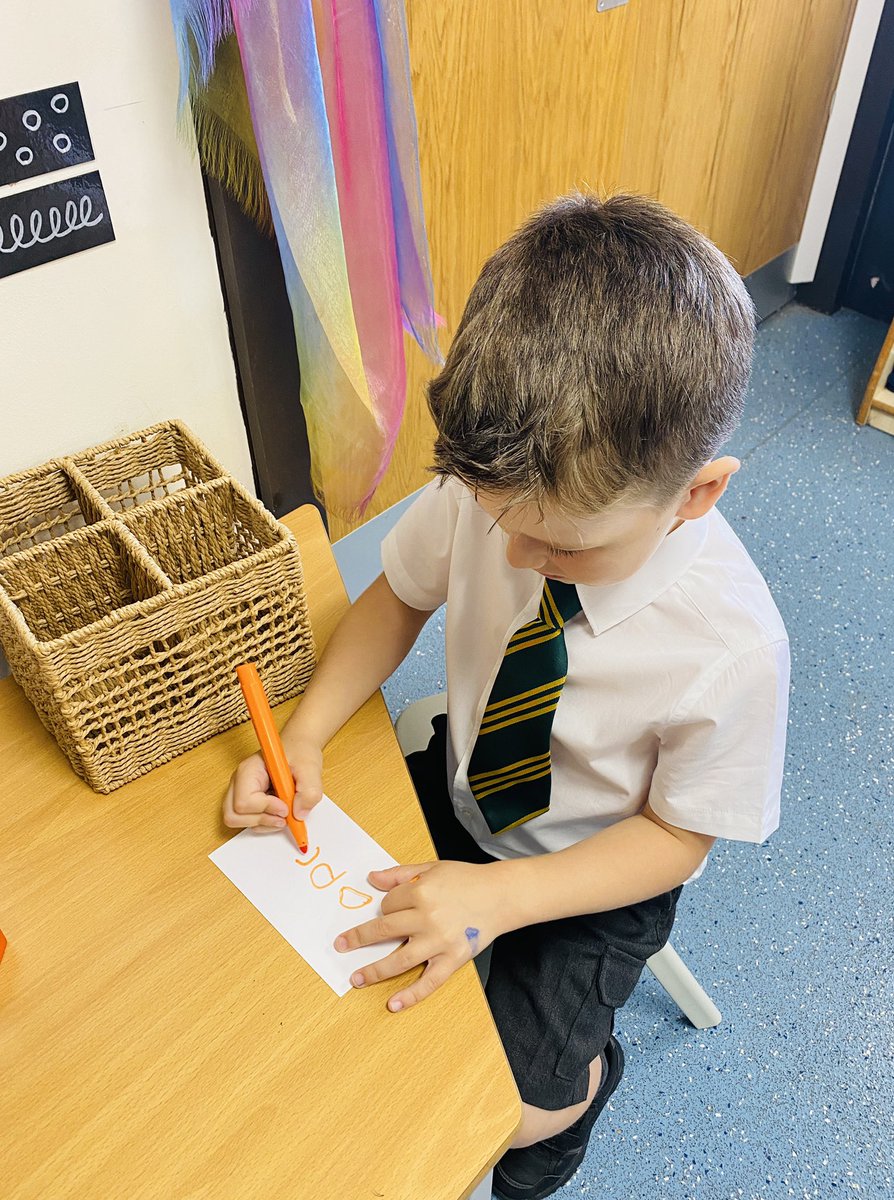 sjvblackpool's tweet photo. Keen to put pencil to paper and make marks already on our first day ✏️💚💛 #SJVRDH #SJVEnglish #SJVWriting https://t.co/cVm8DMwRCI