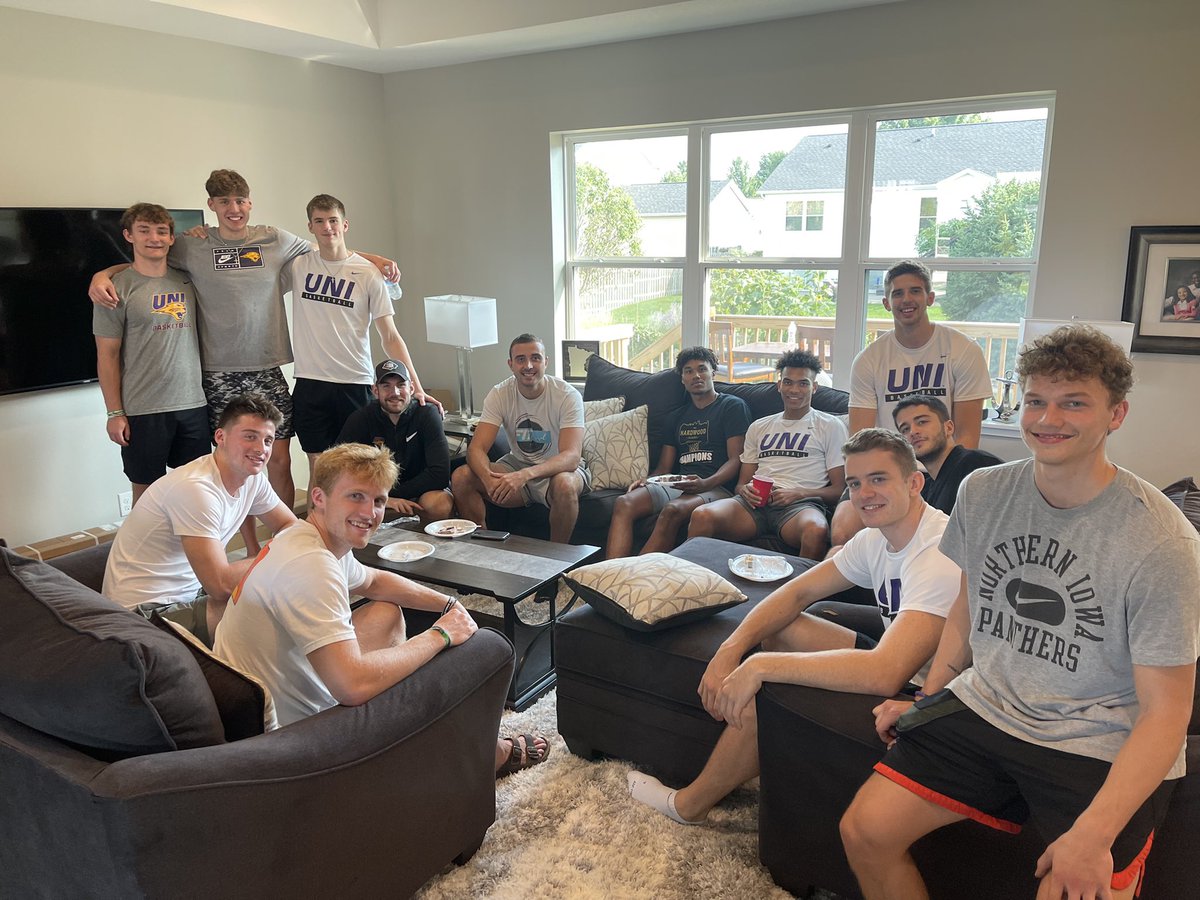 Some mean BBQ at <a href="/Coach_Gameli/">Gameli Ahelegbe 🇬🇭🇺🇸</a>’s house 🟰 A great Labor Day hangout! 🧑‍🍳🍗

#EverLoyal