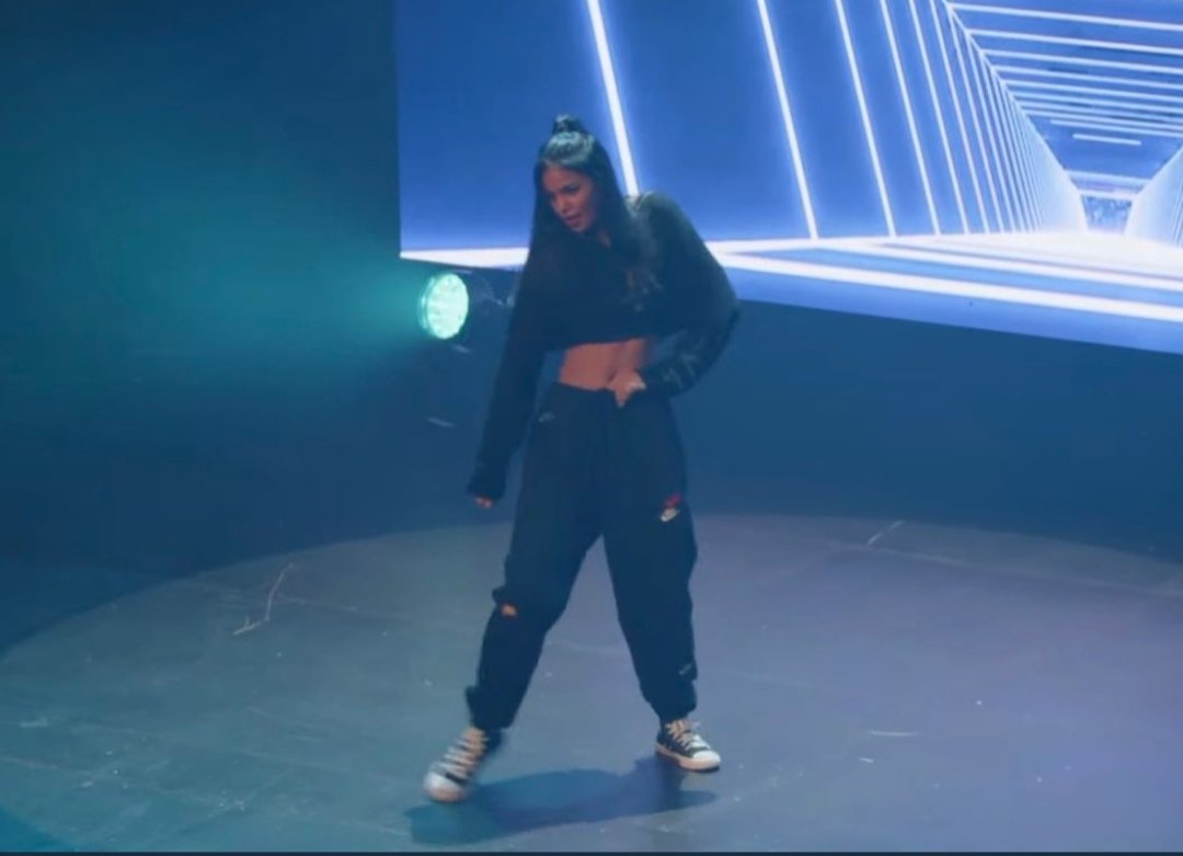 LenkaSriya's tweet photo. Sriya Lenka performs Mmmh by Kai (Exo)
Wows the audience with the perfection 
https://t.co/DeJPntsNue https://t.co/H1vV1UZA10