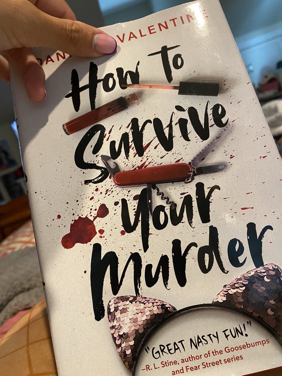 When you’re reading a YA best seller and they actually reference the movie an old friend wrote/starred in 😮 <a href="/k8siegel/">Kate Siegel</a>