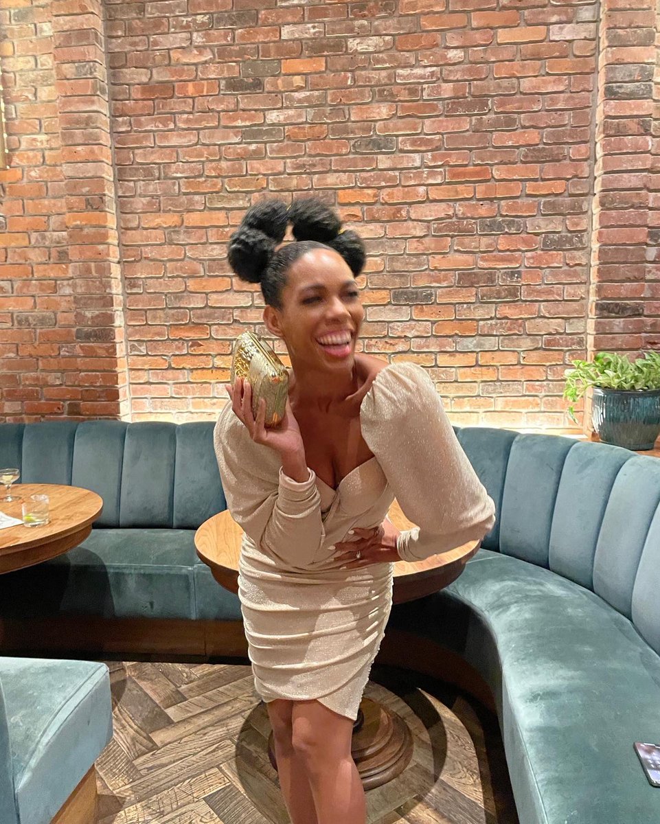 luvangelalewis's tweet photo. Feelin’ fabulous in the Big Apple! ✨

 #WhenInNewYork #NewYorkCity #Fashion #Glam https://t.co/F7ccka9S5q
