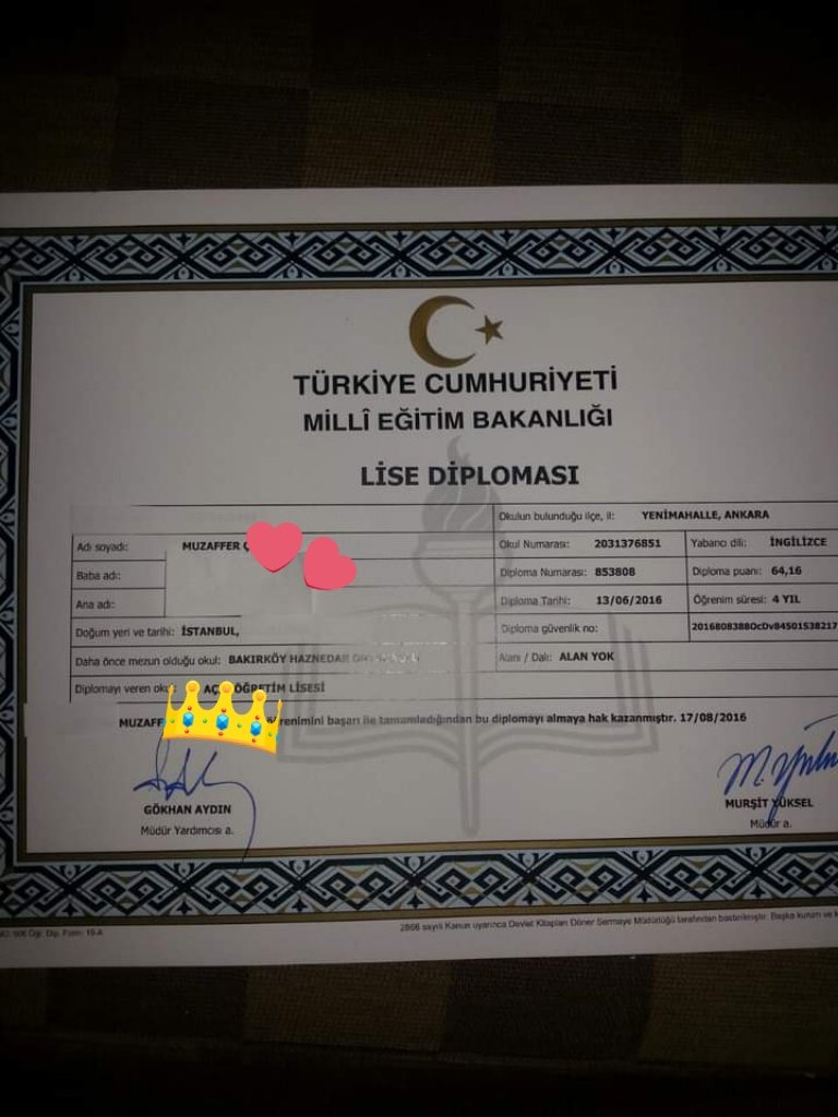 15penelope15's tweet image. Beni okutmadılar.! 
Yıllar sonra açıköğretim #lisesi diplomasını aldım.✌️
Ve
Ben evlatla birlikte #üniversiteye gideceğim dedim🤗
Yaptım.✌️
Deliler gibi çalışıp kazandım üniversiteyi 2 dönem okudum! Zor bir bölümdü😏 ve sonra kayıt ücreti yüzünden devam edemedim
Ama kazandım ya☺️