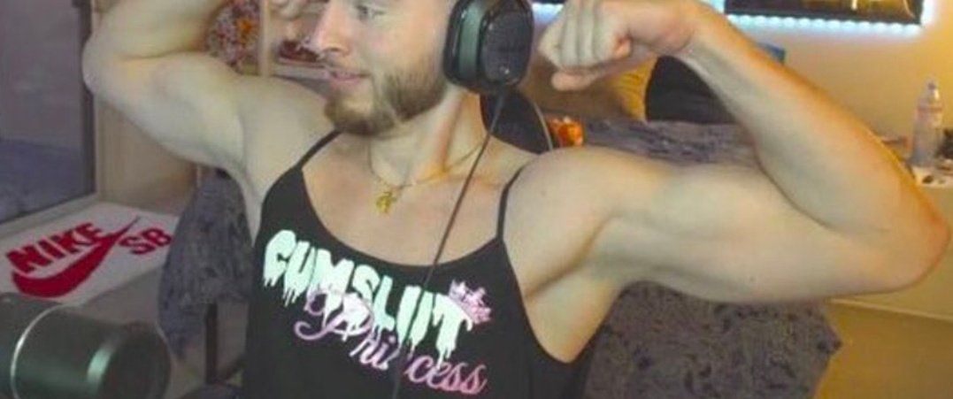 logic_scarz's tweet photo. @RazzJoey how does it feel being in charge of the whole @GhostGaming twitter account? Nice shirt btw. https://t.co/rOxvFYy0c2