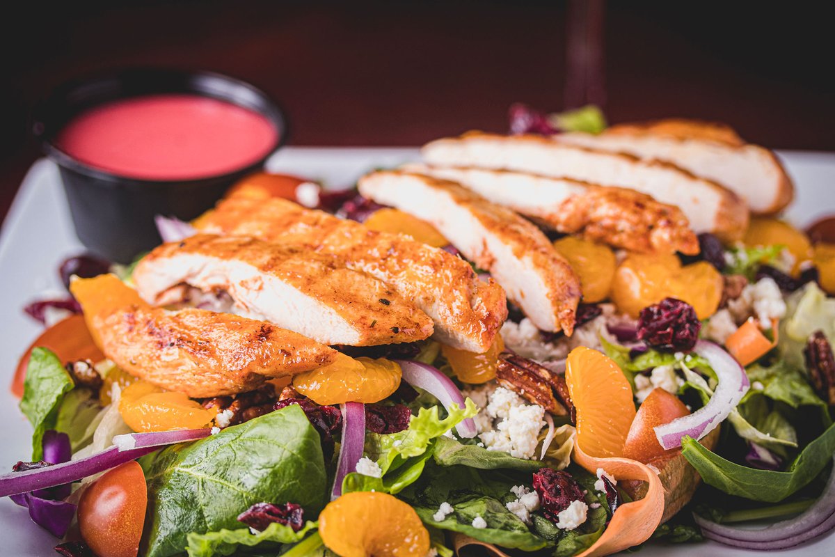 theomegagrill's tweet photo. 🍃 It's a salad kind of day 🍃 Mandarin Chicken Salad https://t.co/PwaVSk84PU