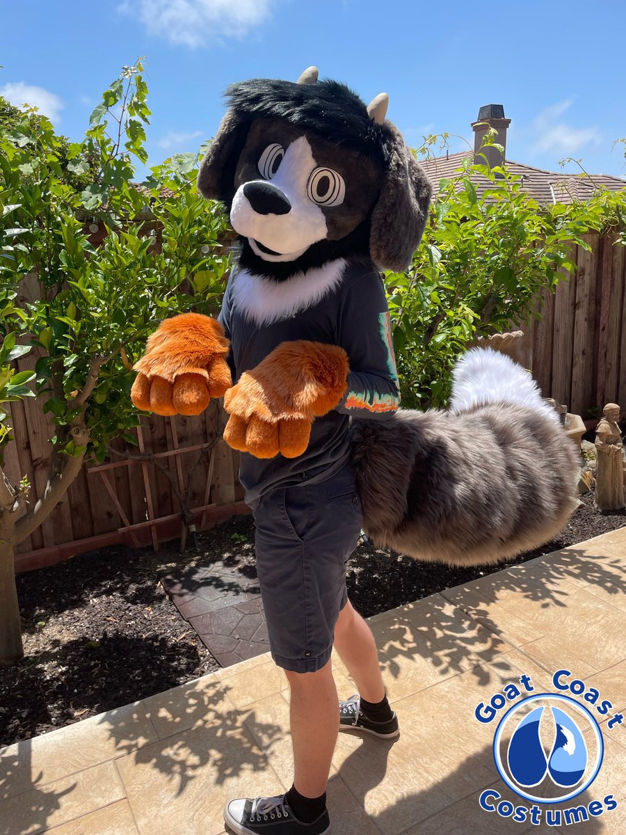 LuciusGoat's tweet photo. @finbunn I make fursuits!!! (Over at @GoatCoastCO ) https://t.co/YBnubO8spB