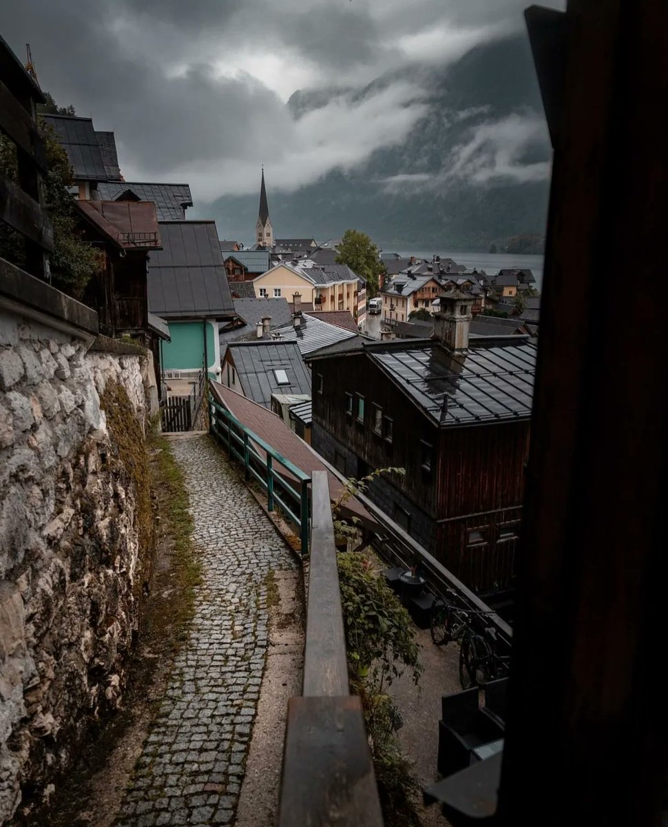 TravelVida's tweet photo. Hallstatt, Austria 🇦🇹
📸: kimmatthiesen | IG https://t.co/cjLLKCtKFo