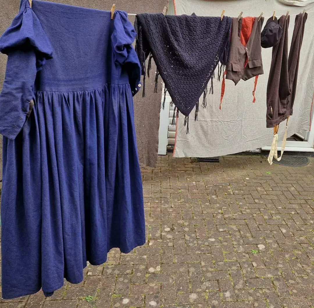DiscoverhistPH's tweet photo. When our #SummerTour ends we spend time washing,drying and cleaning #costumes,drying tents and cleaning https://t.co/z5cE1O6PcK is then stored correctly.We sign off our paperwork and add clients who wish to re-book for next year. #hiddenwork #behindthescenes #WorcestershireHour https://t.co/4RhwOB5Khp