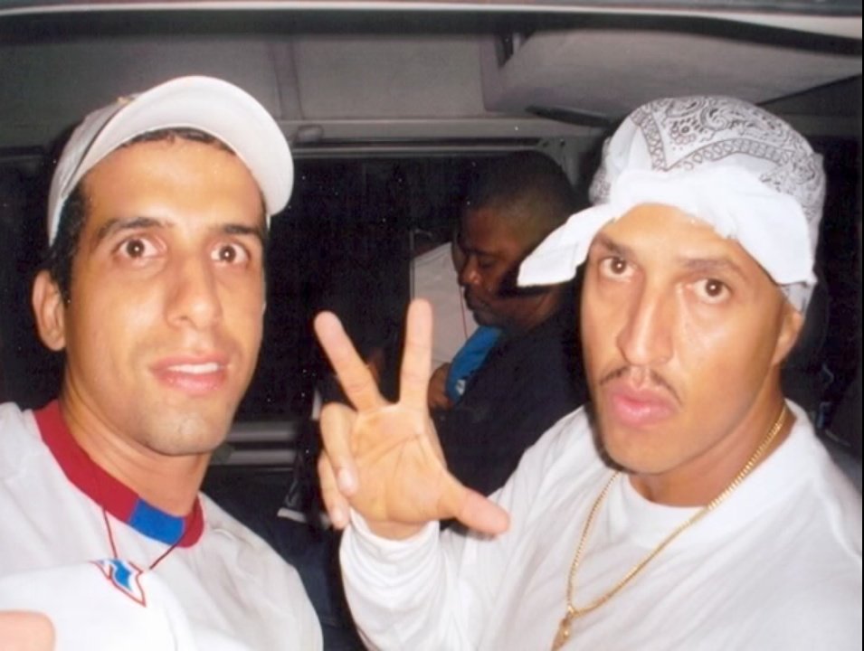 outofcontextfec's tweet photo. 05 de Março de 2005

maior show do Racionais MC's já realizado em solo cearense

simplesmente histórico. https://t.co/s4bNRexidg