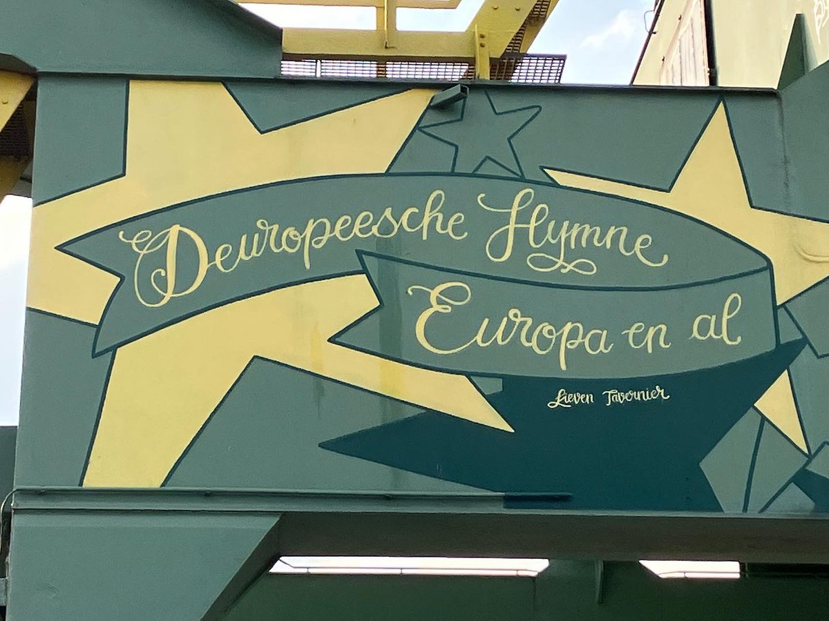 type_press's tweet photo. Typography &amp; lettering in Ghent #typography #lettering #gent #typewalk https://t.co/mkFWTtJgua