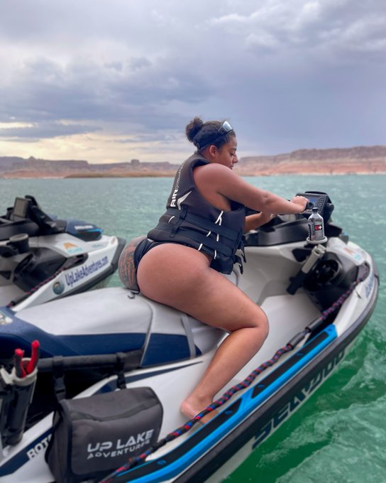 Wanna ride? 💦 https://t.co/LDOv9mdys5