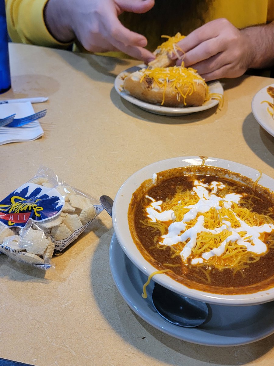 MaureenOTracy's tweet photo. Lunch err dinner with my son, @ZohTRD.

If you have @Skyline_Chili hate in your heart, you need to rethink your life. https://t.co/fJXUnlonO5