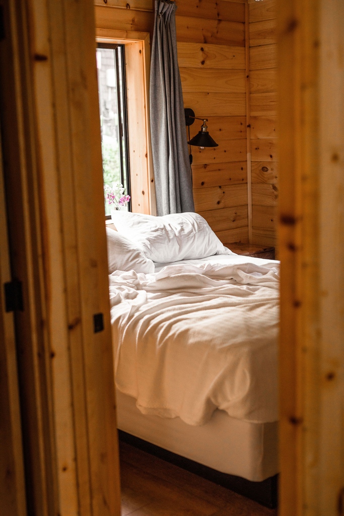LureResort's tweet photo. Take a peek into our cozy cabins nestled in the Lost Sierra trees...

#LureResort #LureLife #LostSierra #adventuredestination #getaway #cabincamping #campfire #summernights #vacationstay #northerncalifornia #destination #adventure #goldrush #SierraTrails #getoutside #vacation https://t.co/XMMj7IMd6C