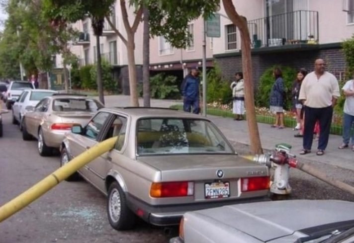 todayyearsold's tweet photo. Today I found out the reason why you don’t park in front of fire hydrants lmao https://t.co/CkGeibUGus