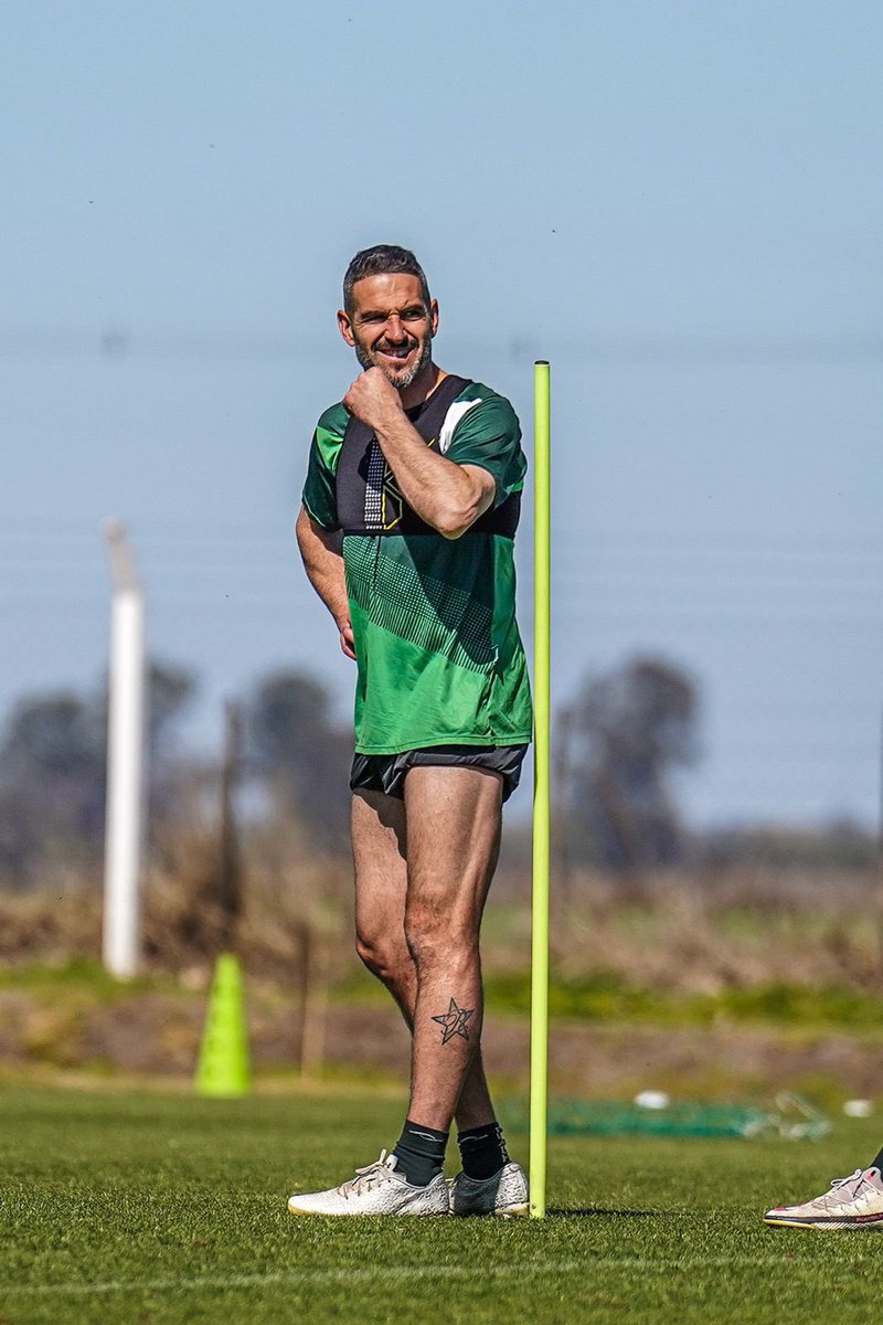💚 EL CHICO DE LAS POESÍAS 🤙😅

#DaleVerde 🇳🇬