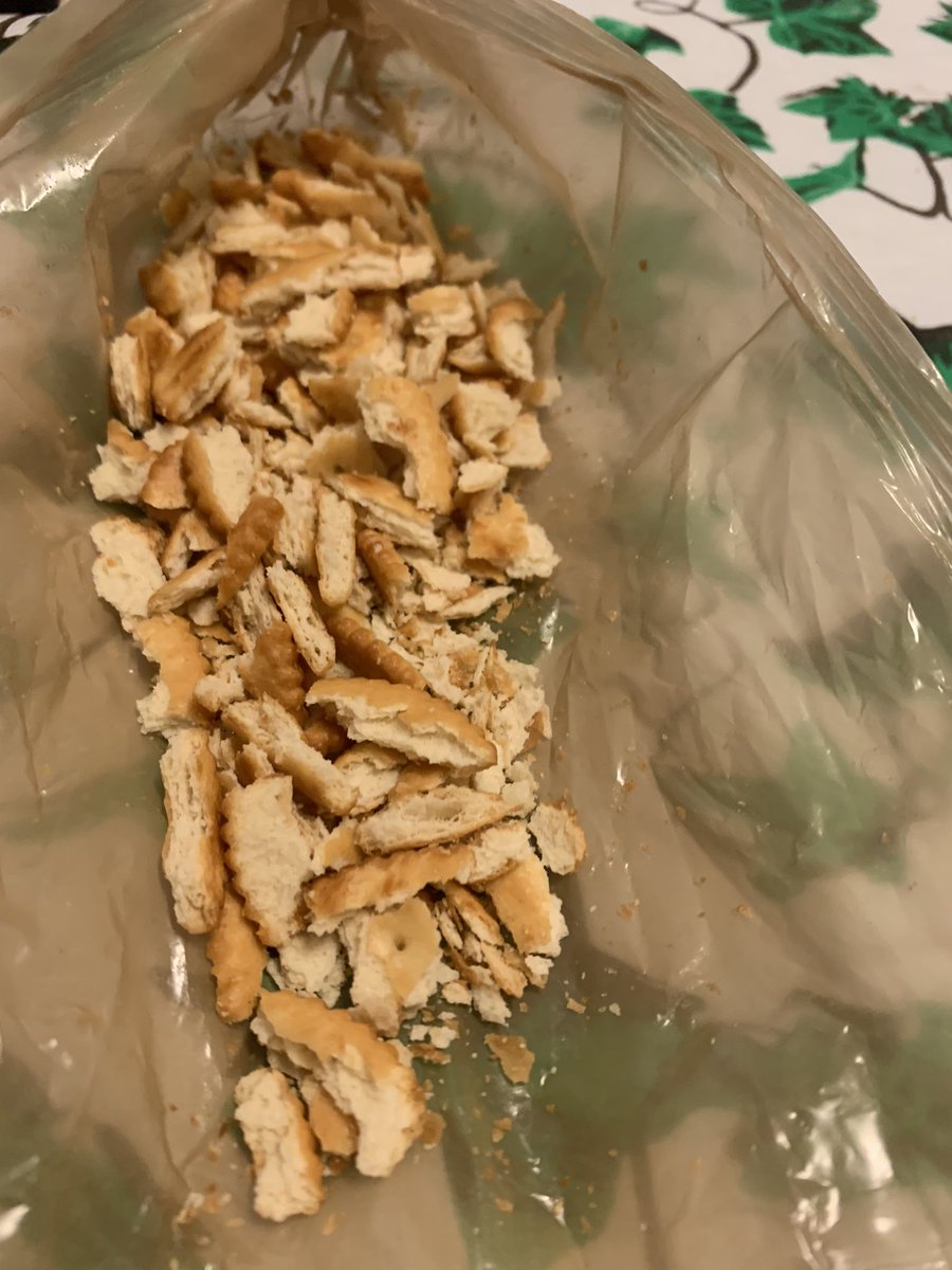klhoward22682's tweet photo. Do better @Walmart. 3 of 4 tubes crumbled when picking the crackers up. https://t.co/HySbYzL5hl
