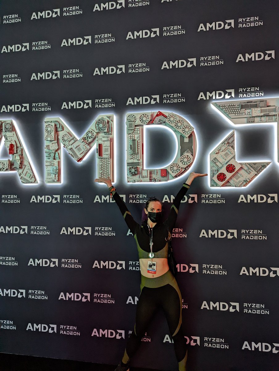 sagebell's tweet photo. #AMDatPAX https://t.co/o7bONRxsVW