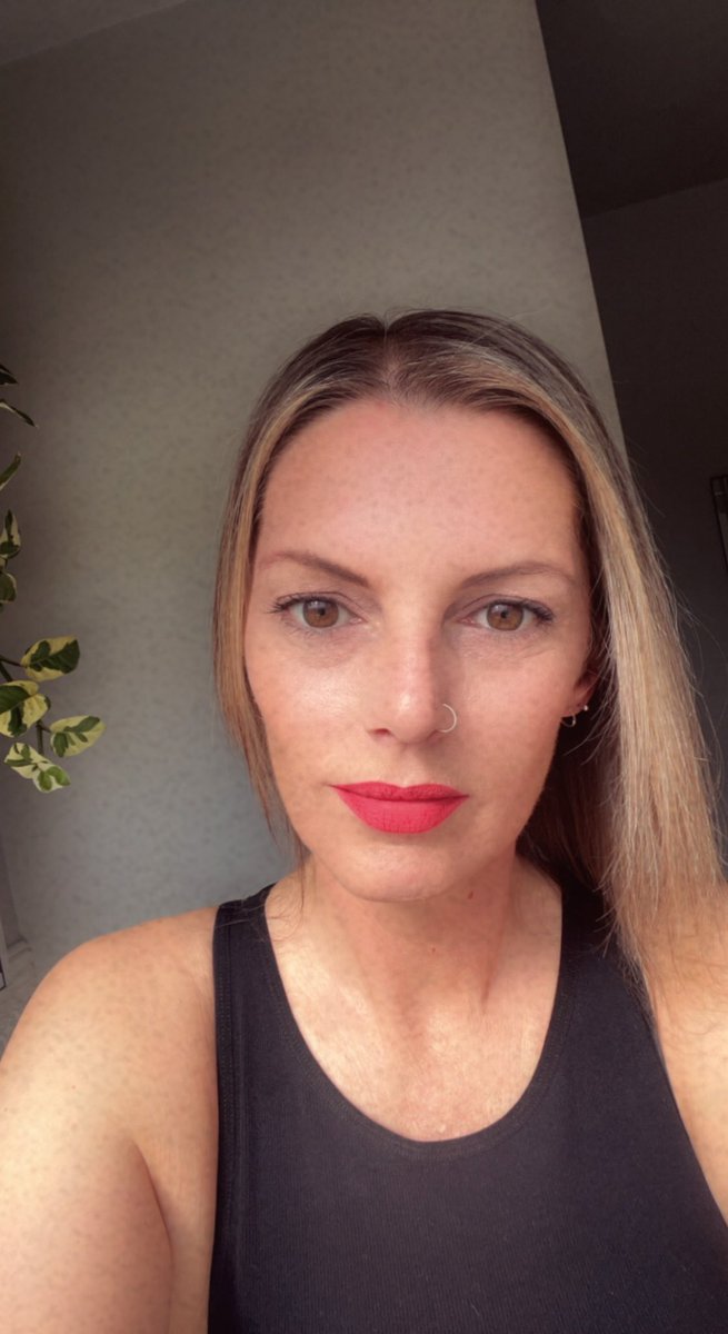 just__ruth's tweet photo. Love yourself 🖤
Come sun, rain, or storms, love yourself!
Focus on what's ahead of you and not what's behind you!
#focus #loveyourself #heal #beyourself #dimensionsofwellness #nofearjustfocus #meditate #selfcare https://t.co/22whJY3LtX